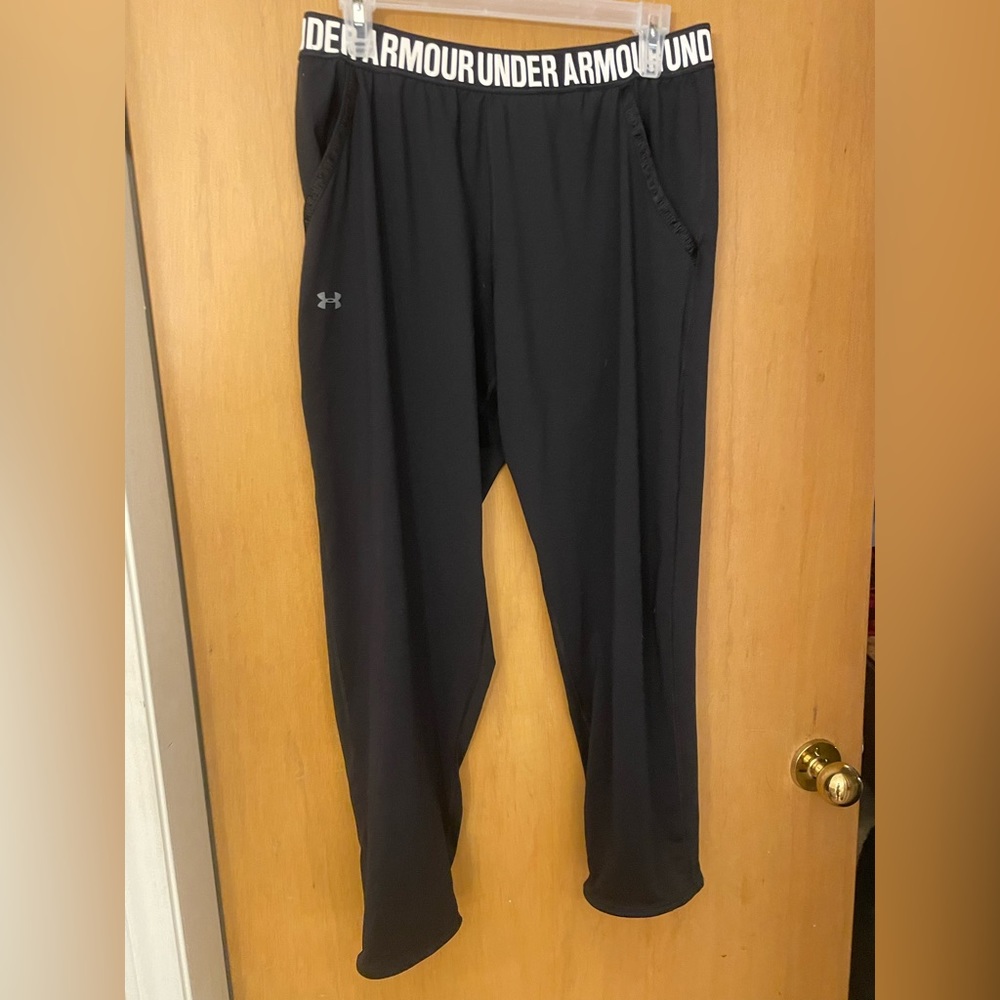 Ladies 3/4 length under armour pants